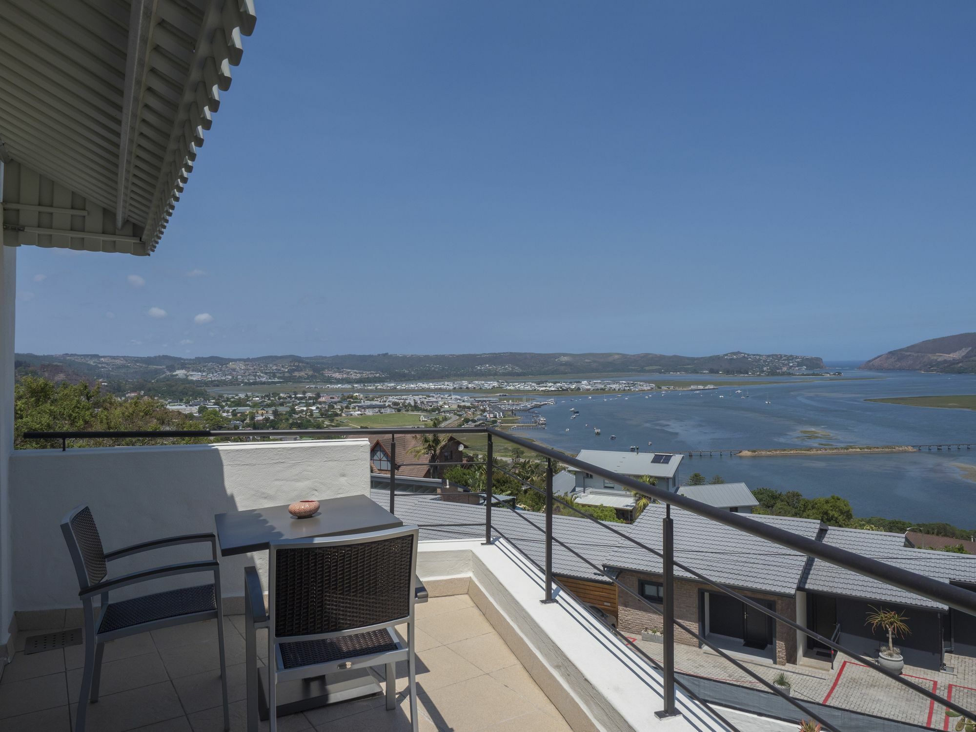 Villa Afrikana Guest Suites By Knysna Paradise Collection Exterior photo